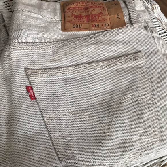 🚨B2G1 🎉HP🎉LEVI’S 501 Blue & White 34x30 501 Jeans - Picture 1 of 3